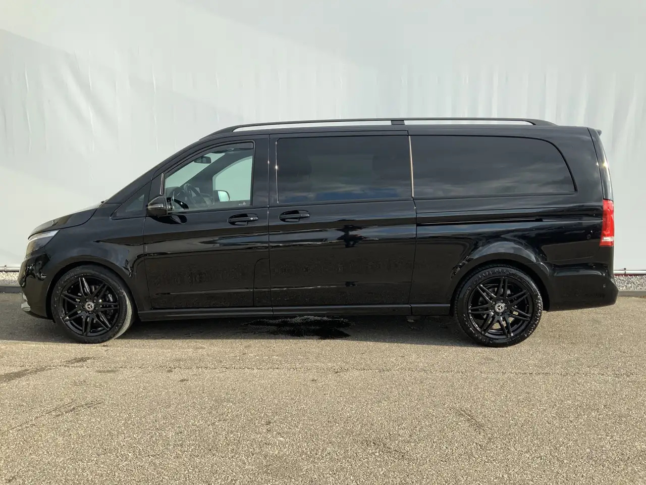 Mercedes-Benz V 300 300d Extra Lang Dub Cab Autom. Avantgarde Edition - Furgoneta combi: foto 5 Mercedes-Benz V 300 300d Extra Lang Dub Cab Autom. Avantgarde Edition - Furgoneta combi: foto 5