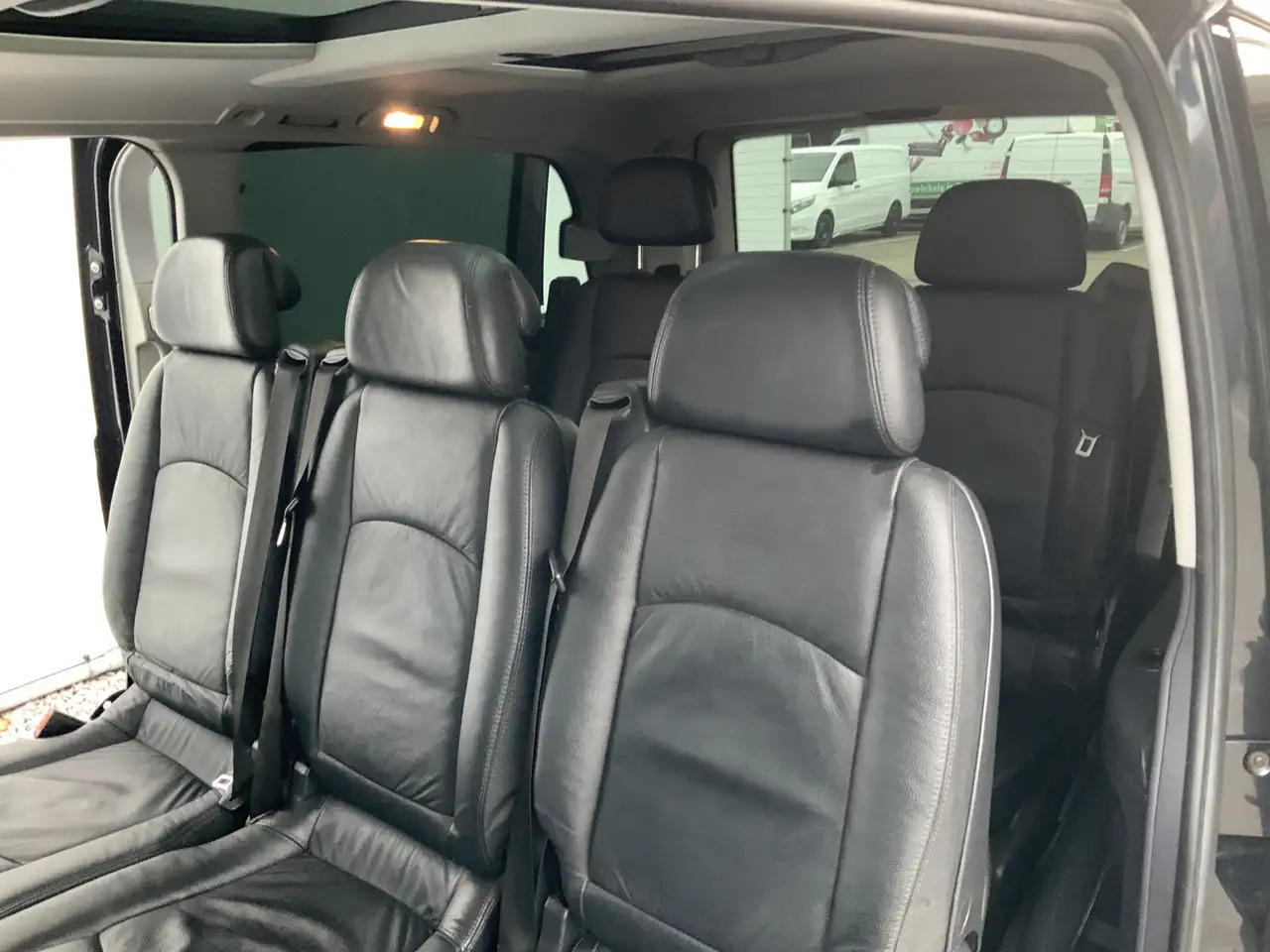 Mercedes-Benz Viano 3.0 CDI Ambiente Lang Automaat Airco Cruis 8 Pers, - Furgoneta de pasajeros: foto 4 Mercedes-Benz Viano 3.0 CDI Ambiente Lang Automaat Airco Cruis 8 Pers, - Furgoneta de pasajeros: foto 4
