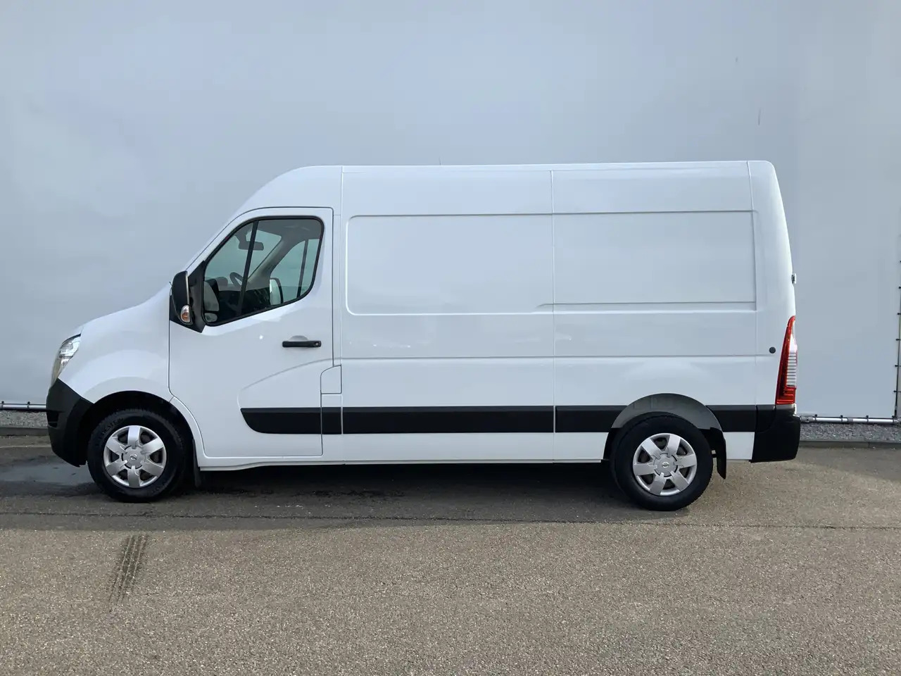 Nissan NV400 2.3 dCi L2H2 Optima L2H2 Airco Cruise Trekhaak 250 - Furgón: foto 3 Nissan NV400 2.3 dCi L2H2 Optima L2H2 Airco Cruise Trekhaak 250 - Furgón: foto 3