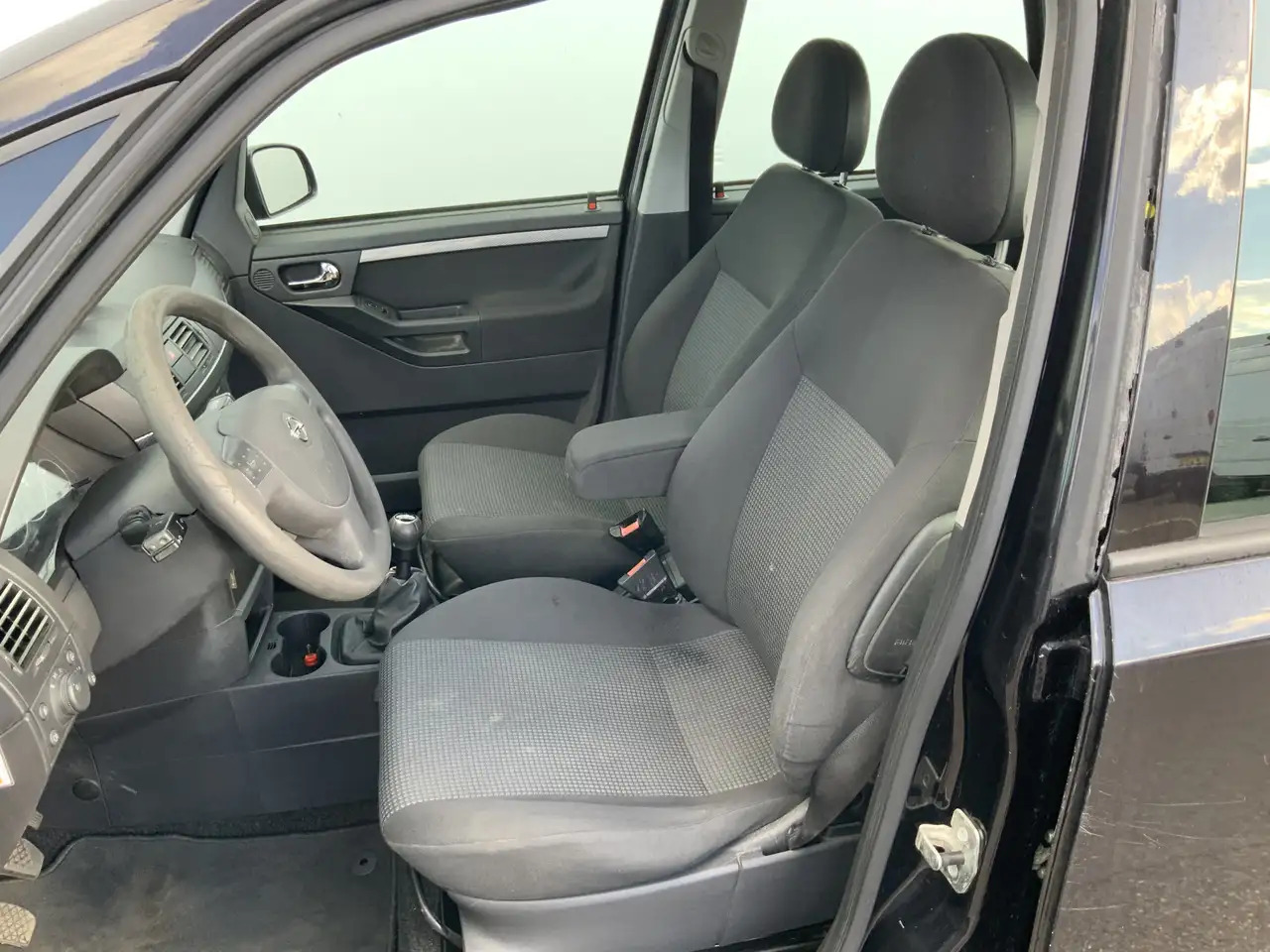 Opel Meriva 1.6-16V Temptation. Airco Alu Velg Trekhaak 1200 k - Hatchback: foto 5 Opel Meriva 1.6-16V Temptation. Airco Alu Velg Trekhaak 1200 k - Hatchback: foto 5