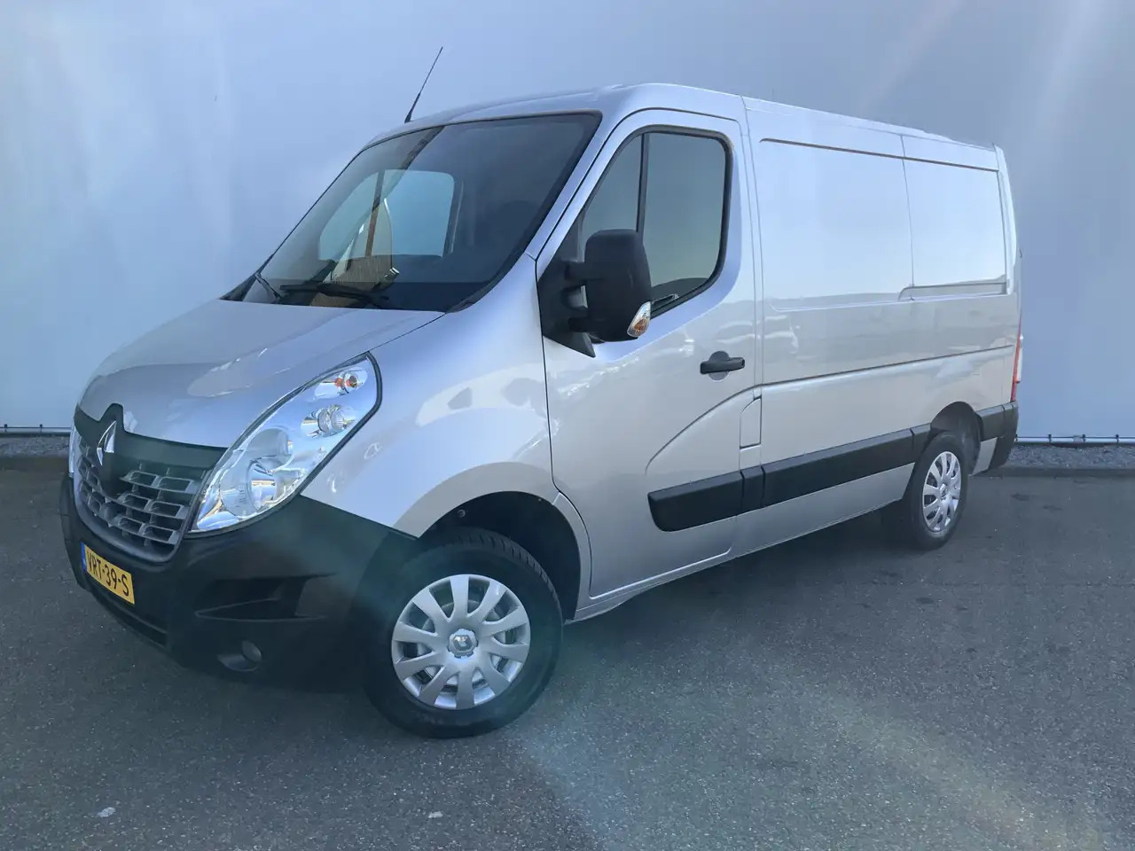 Renault Master T33 2.3 dCi L1H1Airco Cruise 3 Zits Trekhaak 2500 - Furgón: foto 1 Renault Master T33 2.3 dCi L1H1Airco Cruise 3 Zits Trekhaak 2500 - Furgón: foto 1