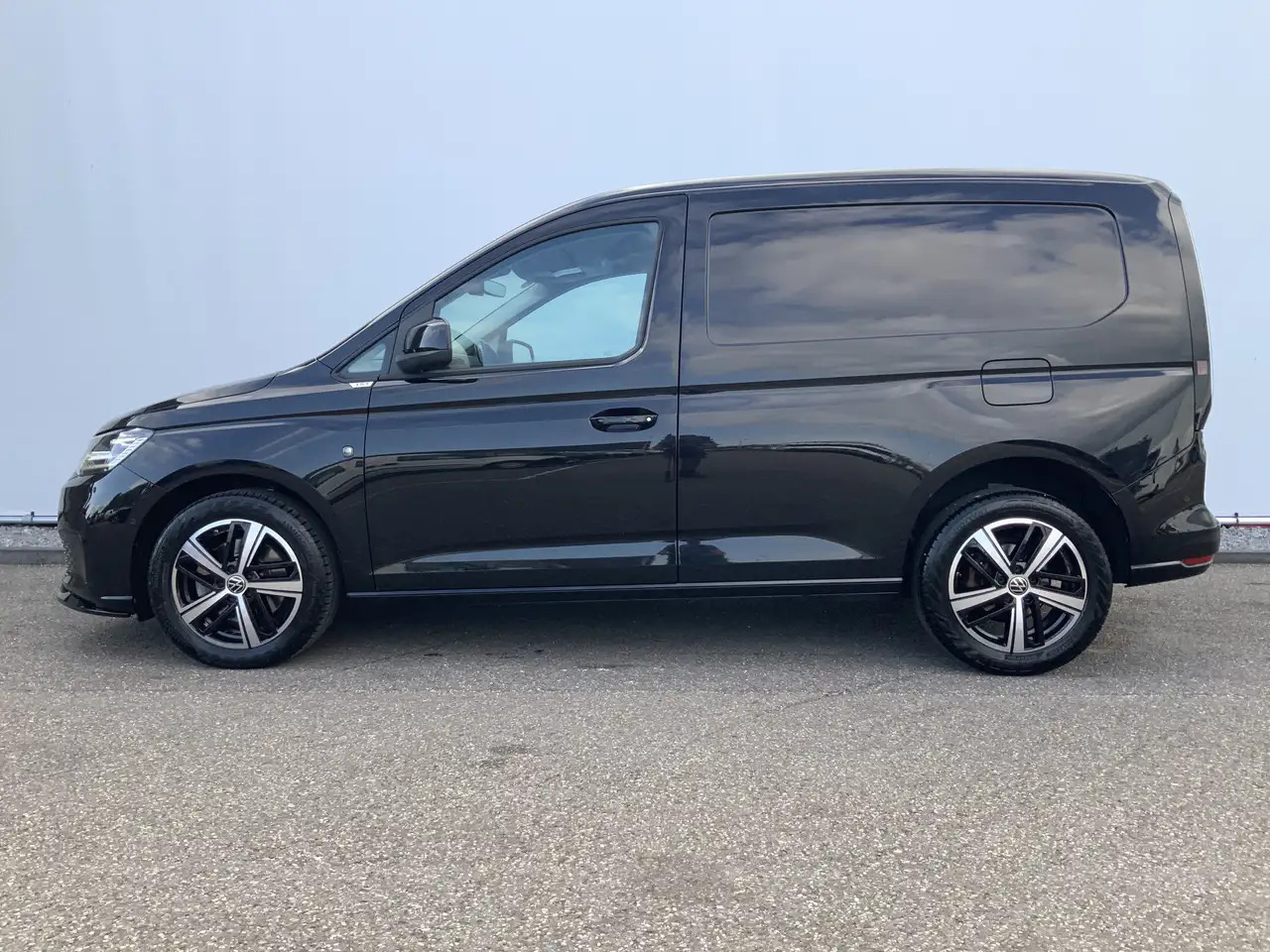 Volkswagen Caddy Cargo 2.0 TDI 1st Edition Automaat Airco Cruise Le - Furgoneta pequeña: foto 3 Volkswagen Caddy Cargo 2.0 TDI 1st Edition Automaat Airco Cruise Le - Furgoneta pequeña: foto 3