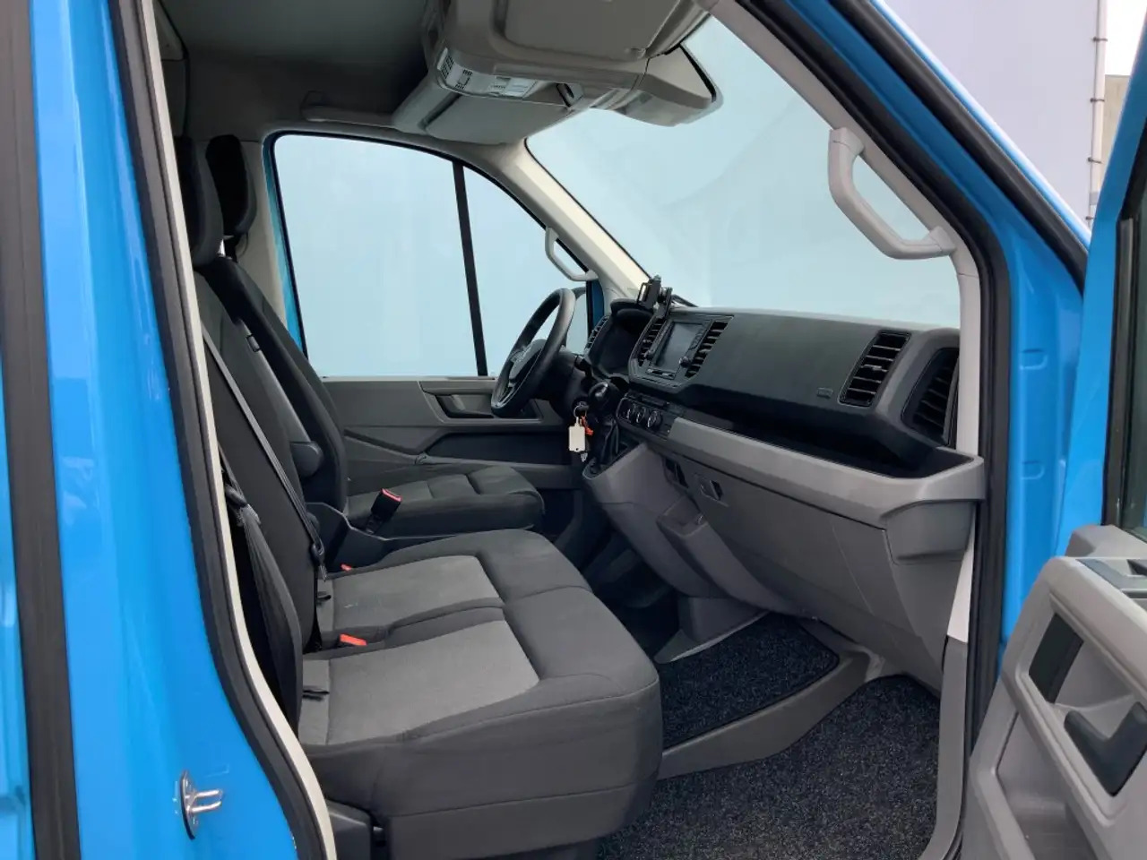 Volkswagen Crafter 35 2.0 TDI L4 Meubelbak & Lift Automaat Airco Crui - Furgoneta caja cerrada: foto 4 Volkswagen Crafter 35 2.0 TDI L4 Meubelbak & Lift Automaat Airco Crui - Furgoneta caja cerrada: foto 4
