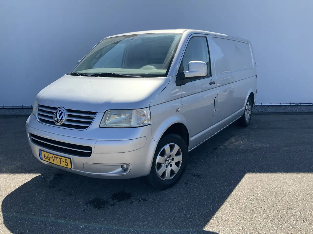 Volkswagen T5 Transporter 1.9 TDI 340 MHD (Versnellingsbak Defekt !!)Airco 3 - Furgón: foto 1 Volkswagen T5 Transporter 1.9 TDI 340 MHD (Versnellingsbak Defekt !!)Airco 3 - Furgón: foto 1