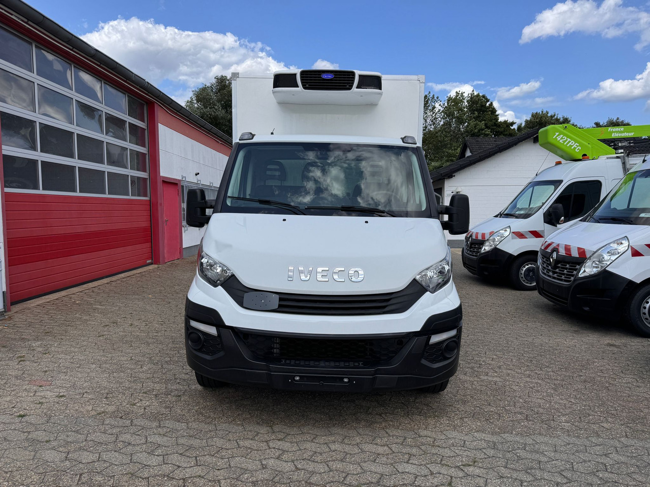 IVECO Daily 35S14 Tiefkühlkoffer Carrier Pulsor 350 LBW EURO 6 - Furgoneta frigorifica: foto 2 IVECO Daily 35S14 Tiefkühlkoffer Carrier Pulsor 350 LBW EURO 6 - Furgoneta frigorifica: foto 2