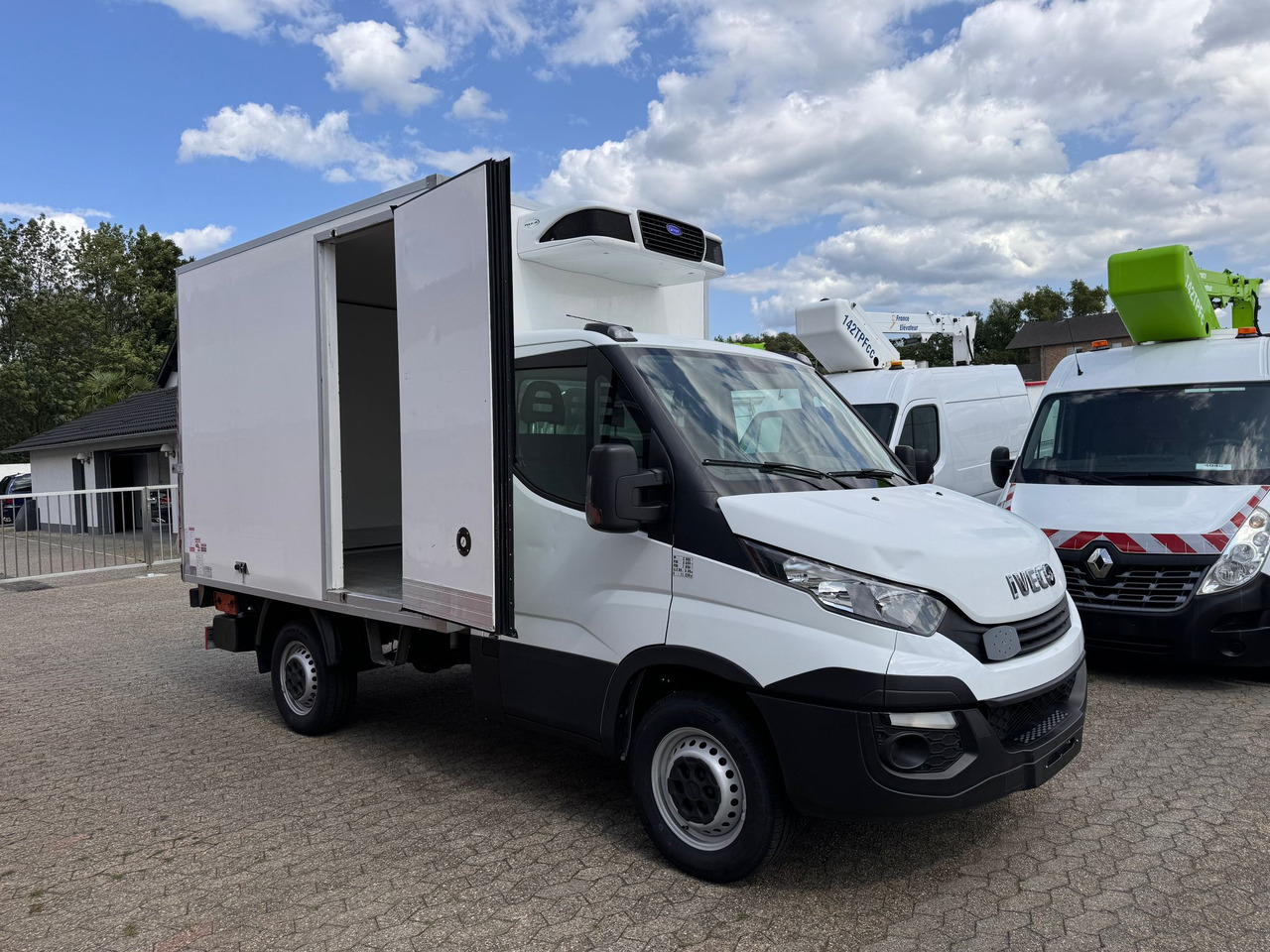 IVECO Daily 35S14 Tiefkühlkoffer Carrier Pulsor 350 LBW EURO 6 - Furgoneta frigorifica: foto 3 IVECO Daily 35S14 Tiefkühlkoffer Carrier Pulsor 350 LBW EURO 6 - Furgoneta frigorifica: foto 3