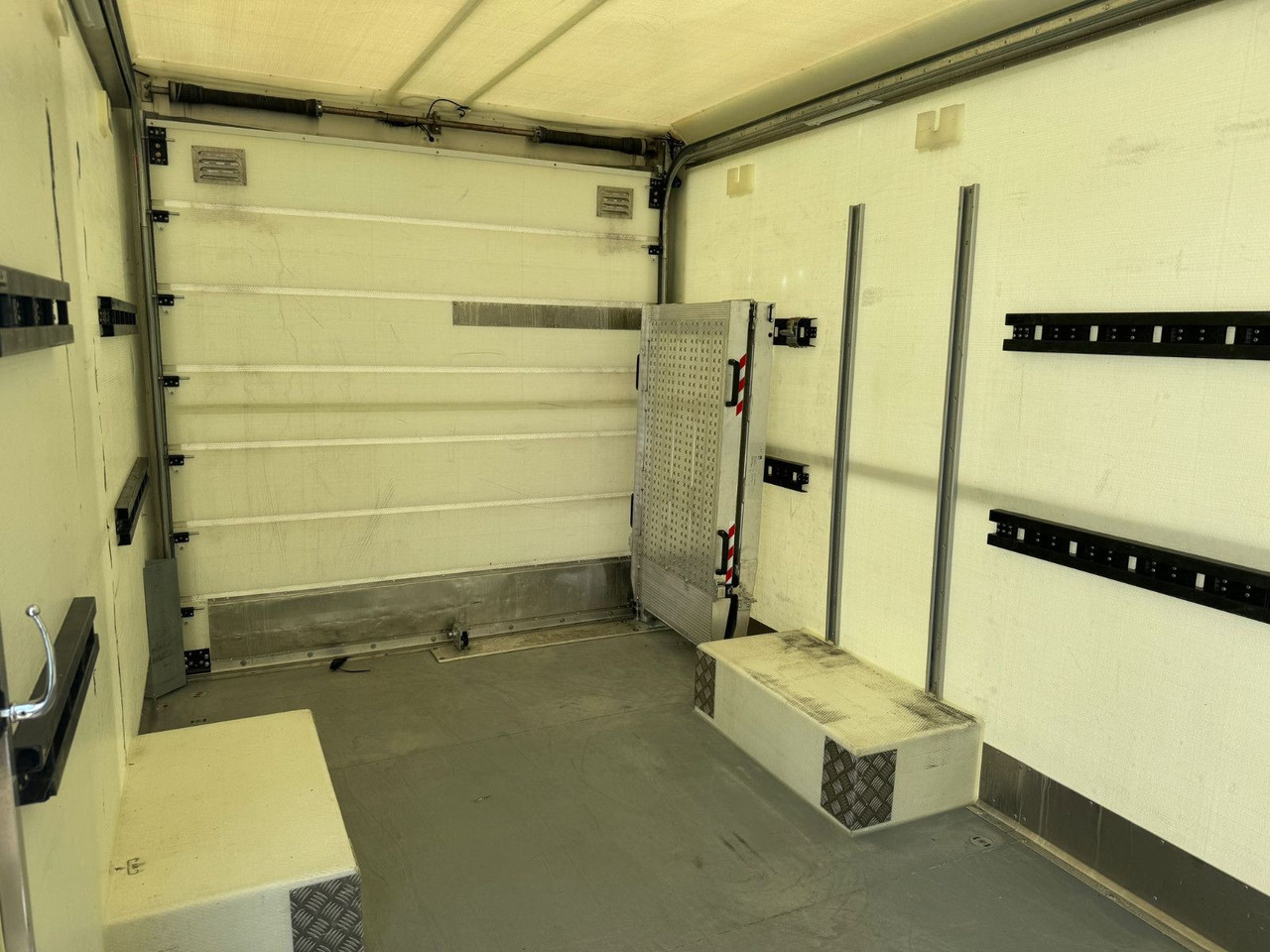 Furgoneta caja cerrada Renault Master Koffer mit Auffahrrampe 1200kg Nutzlast: foto 12 Furgoneta caja cerrada Renault Master Koffer mit Auffahrrampe 1200kg Nutzlast: foto 12