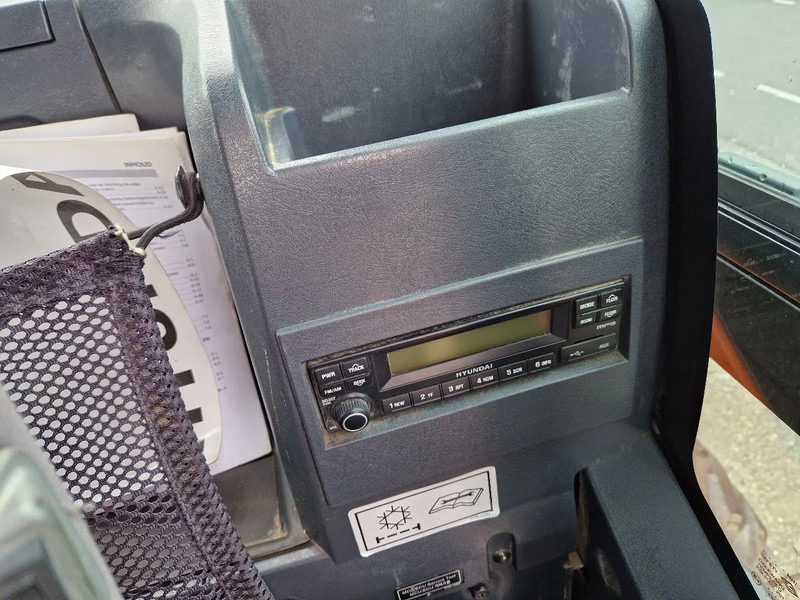 Excavadora de ruedas Hyundai Robex 160W-9A met 6-cilinder Cummins motor: foto 13