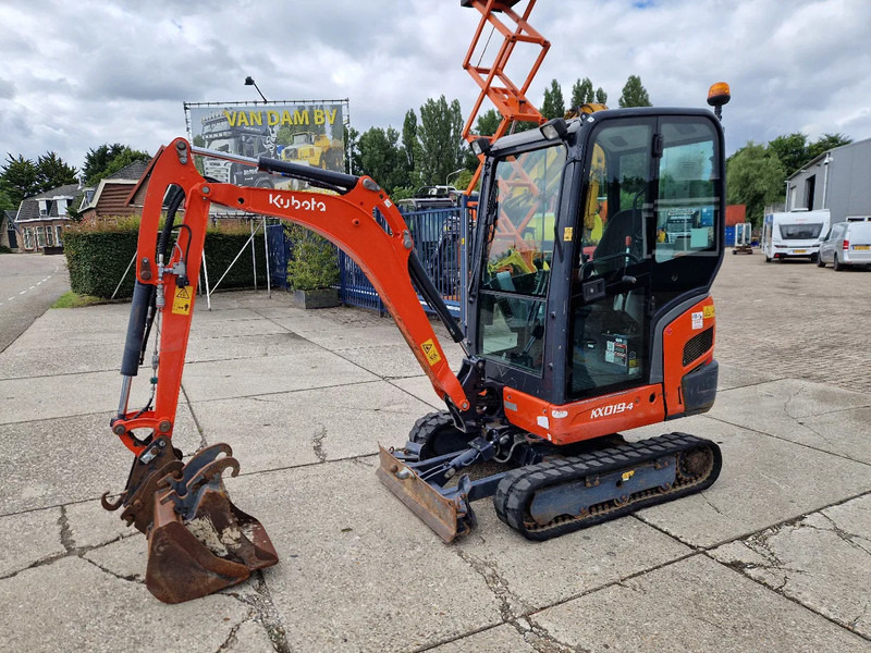 Kubota KX019-4 CW05 met 2 bakken - Miniexcavadora: foto 1 Kubota KX019-4 CW05 met 2 bakken - Miniexcavadora: foto 1
