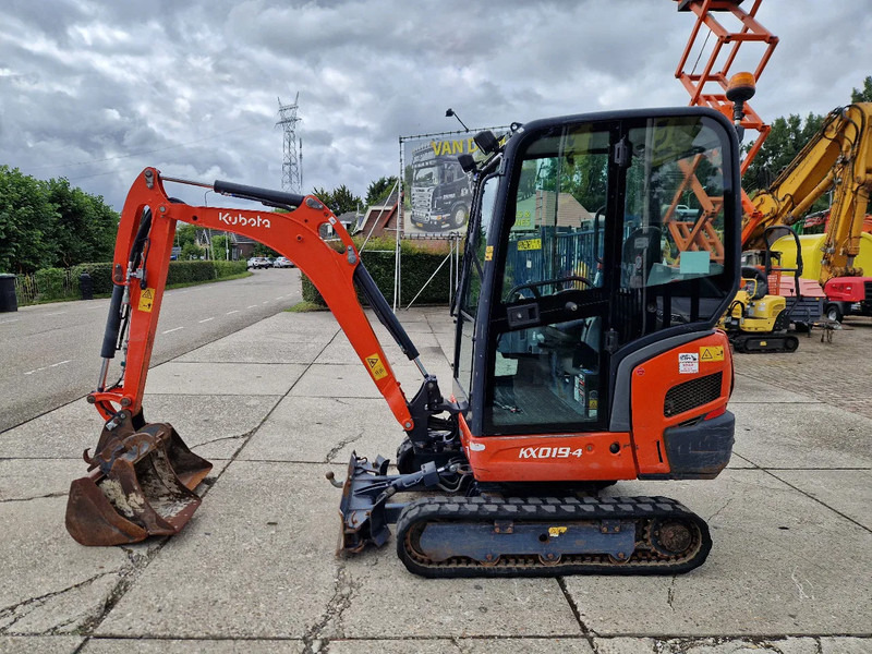 Miniexcavadora Kubota KX019-4 CW05 met 2 bakken: foto 18