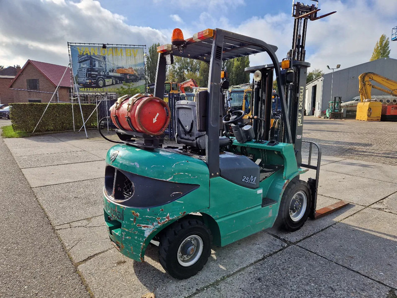 Maximal Nissan Zhejiang 2.5 ton LPG LOW HOURS - Carretilla elevadora de gas: foto 4 Maximal Nissan Zhejiang 2.5 ton LPG LOW HOURS - Carretilla elevadora de gas: foto 4