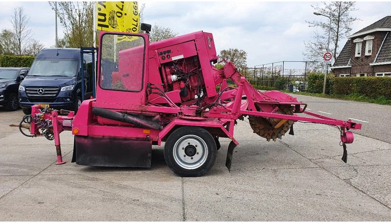 VERMEER SC1102 stobbenfrees/stronkenfrees op aanhanger - Triturador de tocones: foto 1 VERMEER SC1102 stobbenfrees/stronkenfrees op aanhanger - Triturador de tocones: foto 1