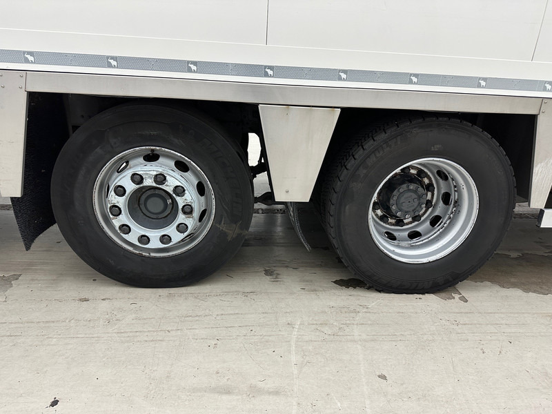 Camión frigorífico DAF CF 330 - 6x2: foto 11