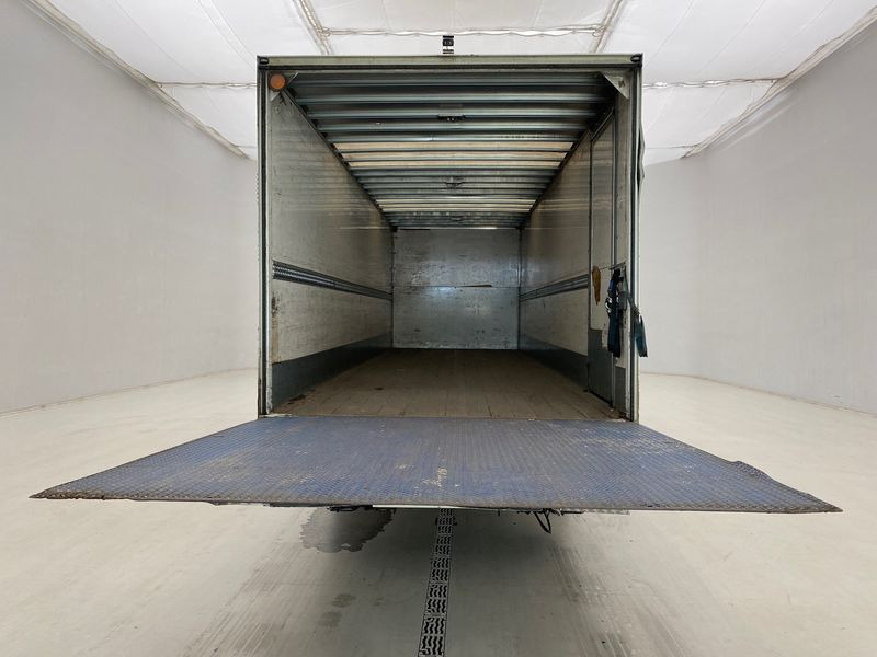 Camión caja cerrada DAF CF65.250: foto 6