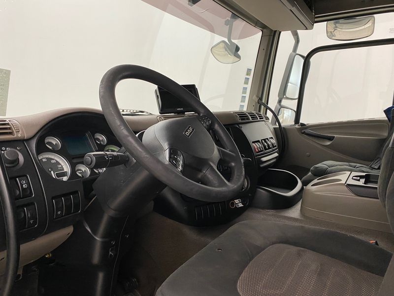 Camión caja cerrada DAF CF65.250: foto 10