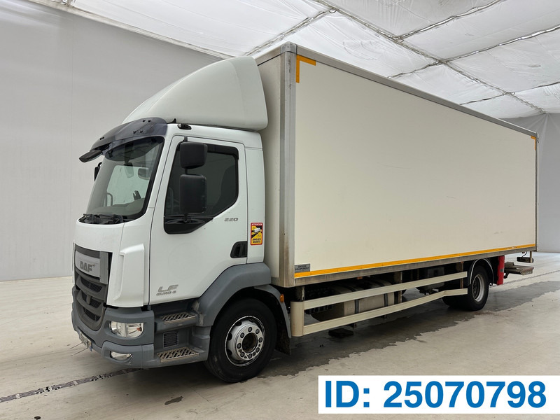 Camión caja cerrada DAF LF 220: foto 1
