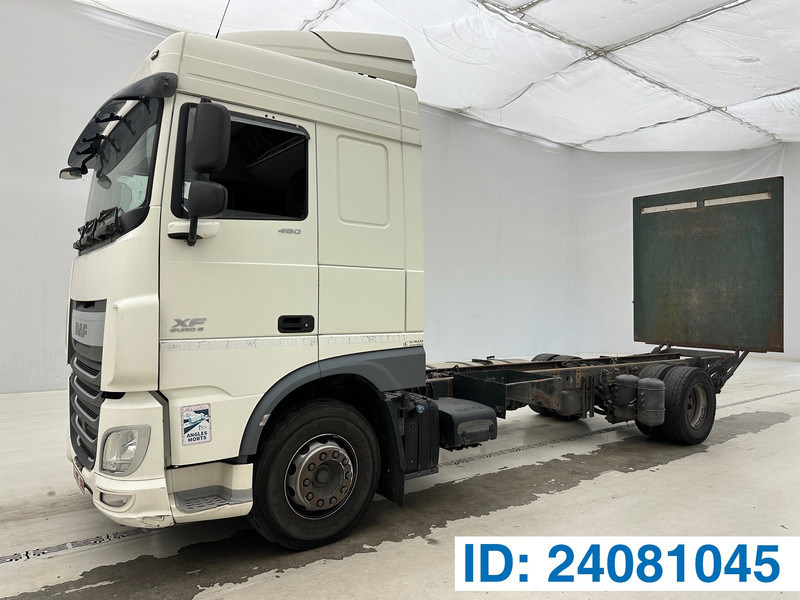 DAF XF 460 Space Cab* - Camión chasis: foto 1 DAF XF 460 Space Cab* - Camión chasis: foto 1
