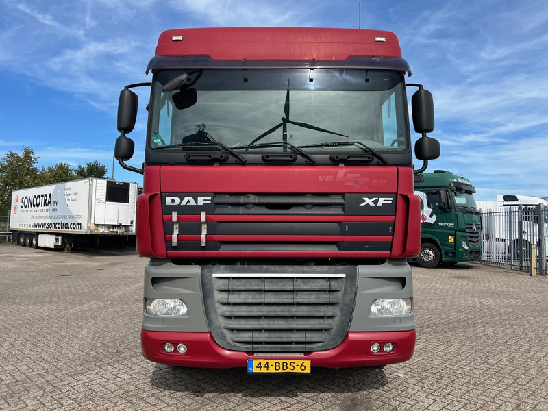 DAF XF105.460 Space Cab - Camión chasis: foto 2 DAF XF105.460 Space Cab - Camión chasis: foto 2