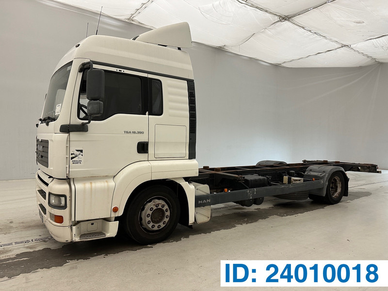 MAN TGA 18.390 - Camión portacontenedore/ Intercambiable: foto 1 MAN TGA 18.390 - Camión portacontenedore/ Intercambiable: foto 1