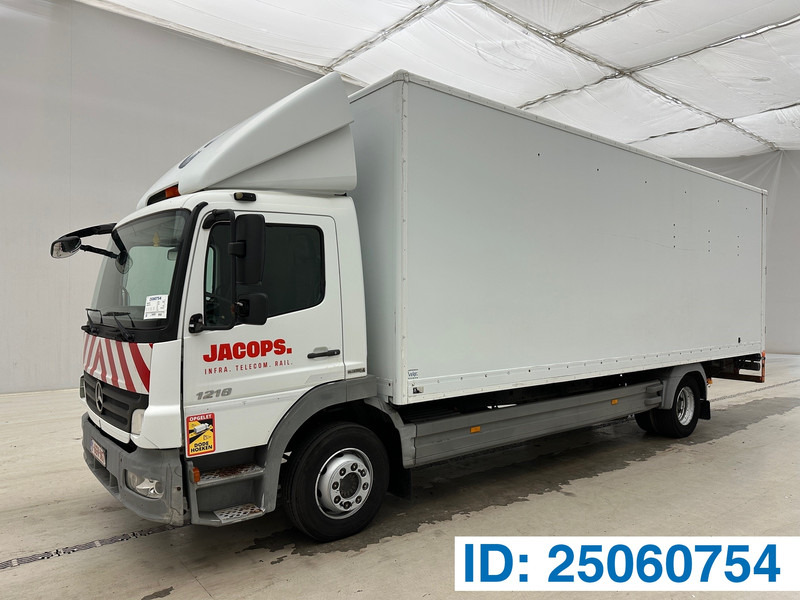 Mercedes-Benz Atego 1218 - Camión caja cerrada: foto 1 Mercedes-Benz Atego 1218 - Camión caja cerrada: foto 1