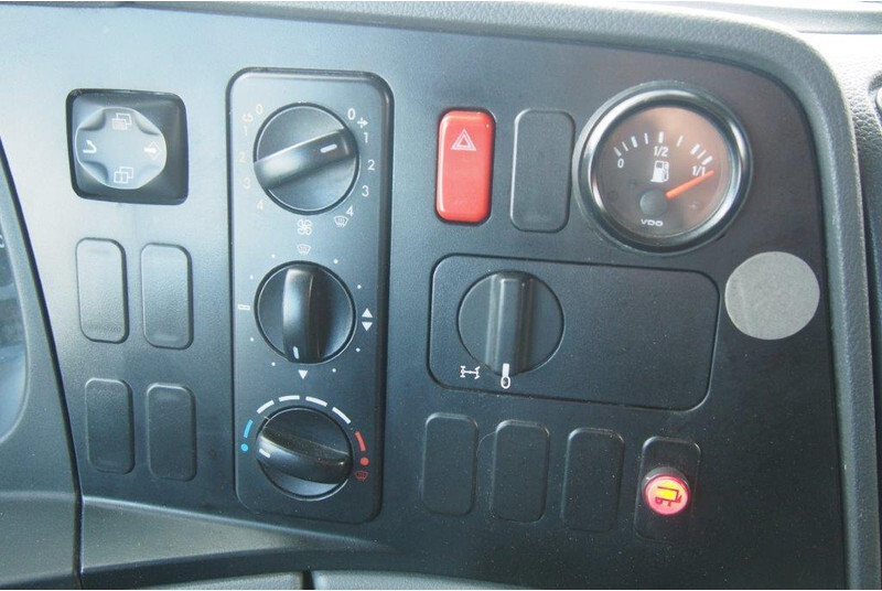 Camión frigorífico Mercedes-Benz Axor 1824: foto 14