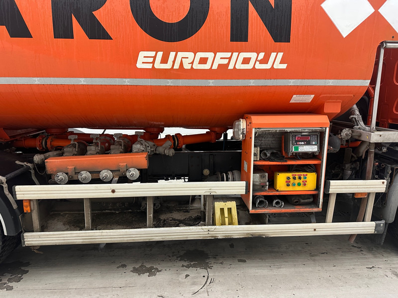 Renault Midlum 300 DXi - Camión cisterna: foto 4 Renault Midlum 300 DXi - Camión cisterna: foto 4