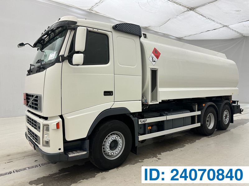 Volvo FH 440 - 6x2 - Camión cisterna: foto 1 Volvo FH 440 - 6x2 - Camión cisterna: foto 1