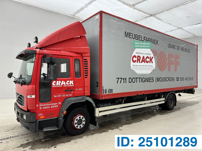 Volvo FL 220 - Camión portacontenedore/ Intercambiable: foto 1 Volvo FL 220 - Camión portacontenedore/ Intercambiable: foto 1