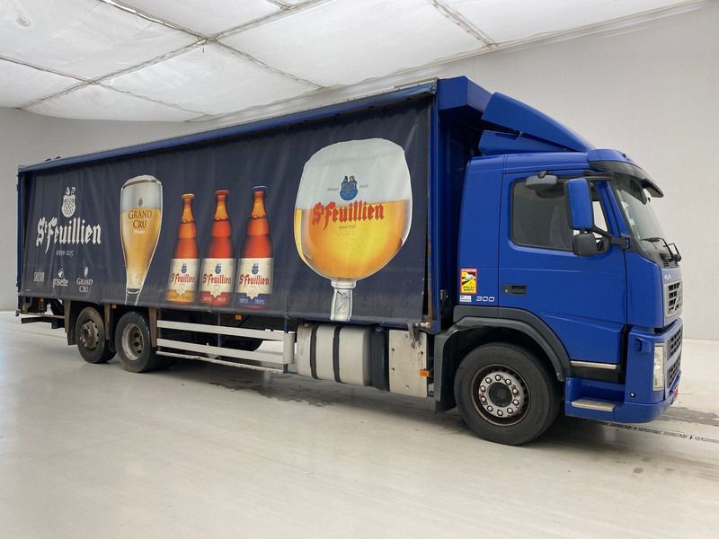 Volvo FM 300 - 6x2 - Camión lona: foto 3 Volvo FM 300 - 6x2 - Camión lona: foto 3