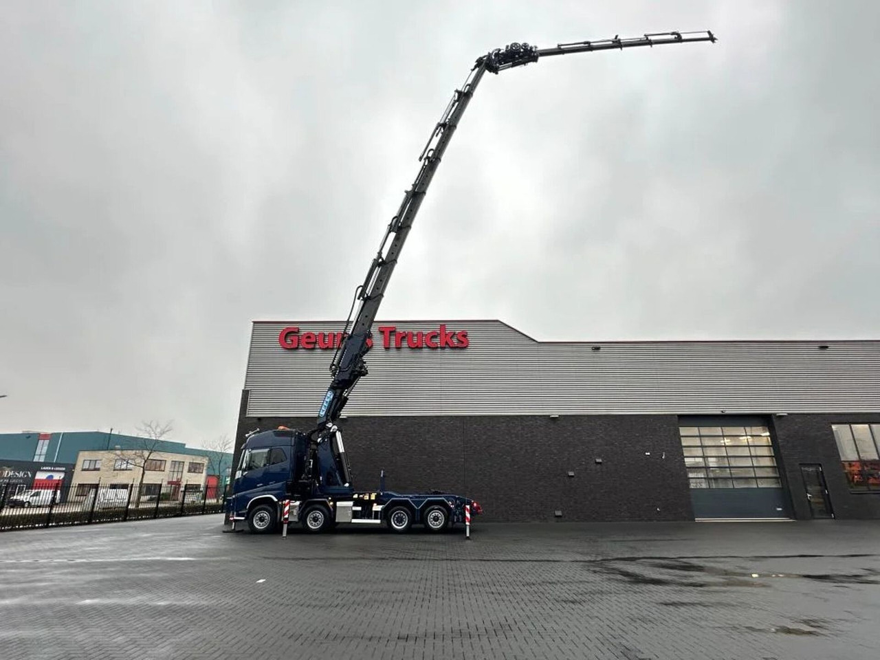 Volvo FH 16.650 8X2 + EFFER 1855/8S + JIB 6S HEAVY DUT - Cabeza tractora: foto 4 Volvo FH 16.650 8X2 + EFFER 1855/8S + JIB 6S HEAVY DUT - Cabeza tractora: foto 4