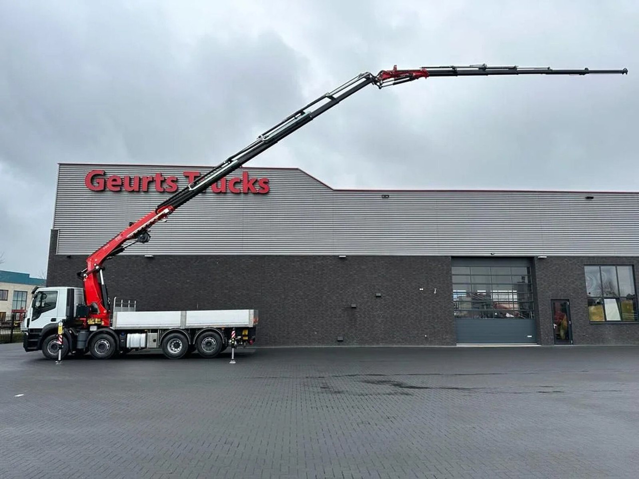 Iveco Stralis 480 X-WAY 8X2 + FASSI 545RA.2.26 + JIB L - Camión grúa: foto 1 Iveco Stralis 480 X-WAY 8X2 + FASSI 545RA.2.26 + JIB L - Camión grúa: foto 1