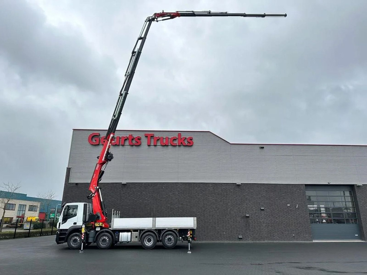 Iveco Stralis 480 X-WAY 8X2 + FASSI 545RA.2.26 + JIB L - Camión grúa: foto 4 Iveco Stralis 480 X-WAY 8X2 + FASSI 545RA.2.26 + JIB L - Camión grúa: foto 4