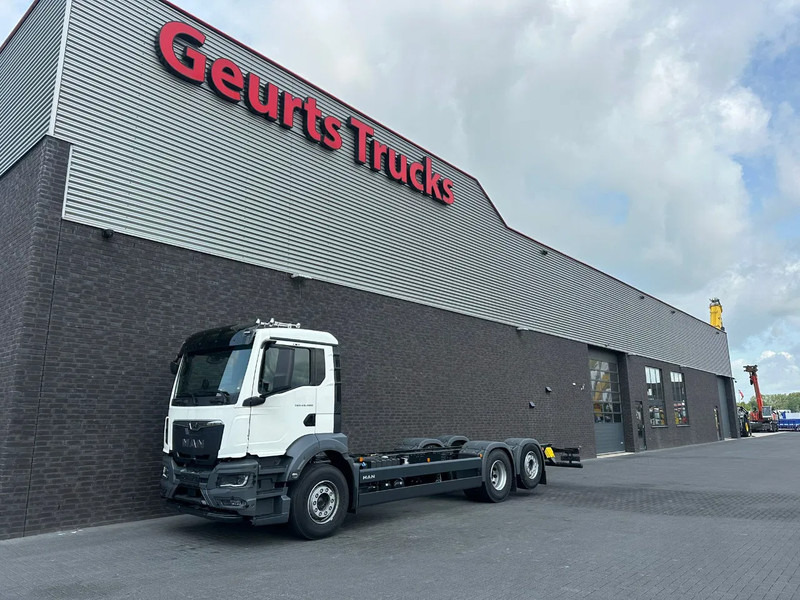 MAN TGS 26.480 6X2-4 BL CHASSIS CABINE (NIEUW) - Camión chasis: foto 2 MAN TGS 26.480 6X2-4 BL CHASSIS CABINE (NIEUW) - Camión chasis: foto 2