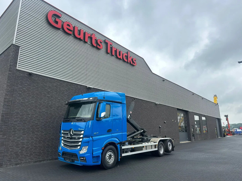 Mercedes-Benz Actros 2545 6X2 MET HIAB MULTILIFT XR21S61 HAAKARMSYSTEEM / ABROLLKIPPER / HOOKLIFT - Camión multibasculante: foto 2 Mercedes-Benz Actros 2545 6X2 MET HIAB MULTILIFT XR21S61 HAAKARMSYSTEEM / ABROLLKIPPER / HOOKLIFT - Camión multibasculante: foto 2