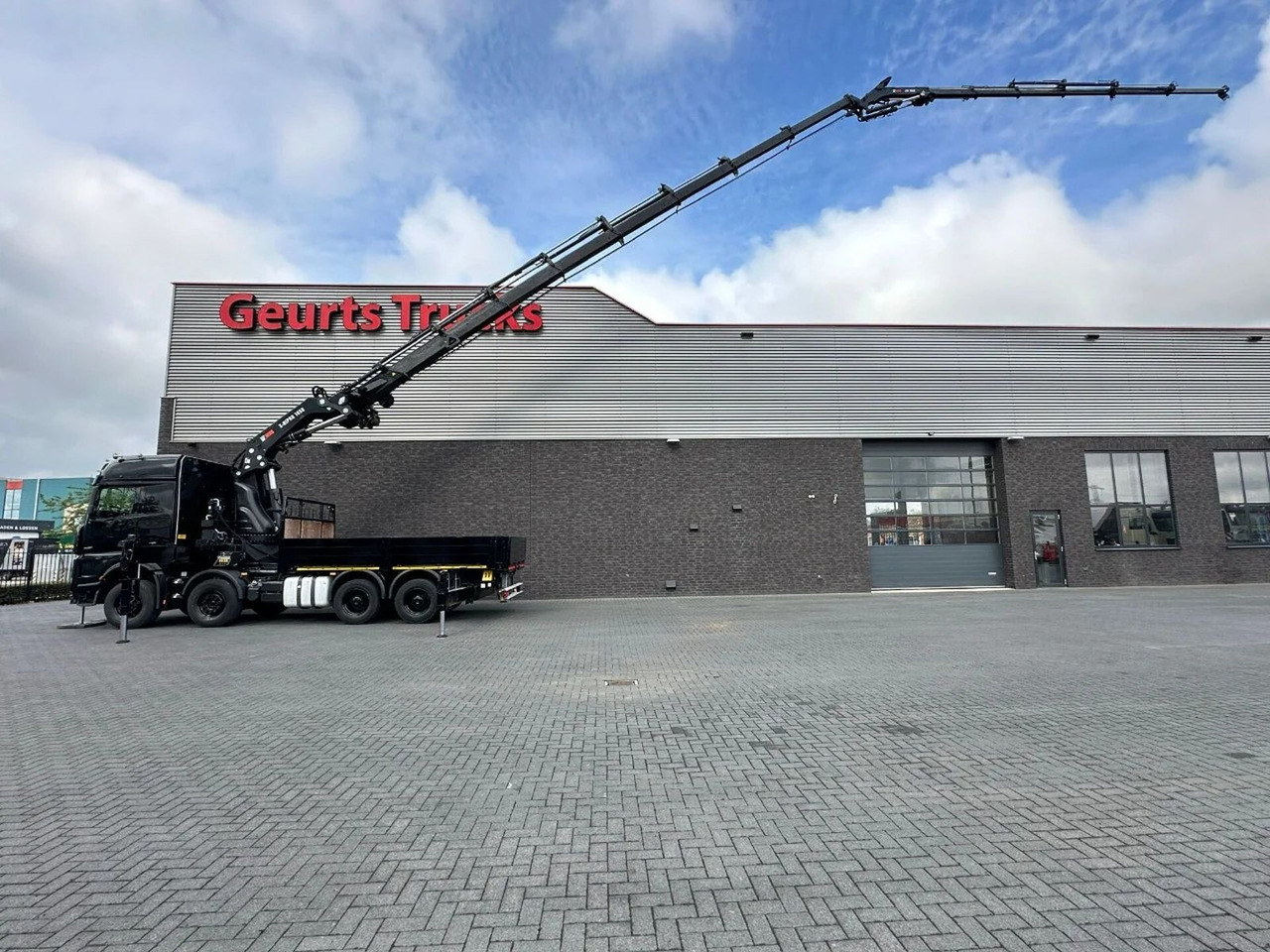 Mercedes-Benz Arocs 3251 8X4 + HIAB 1058 E-8 + JIB 150X-6 JDC - Camión grúa: foto 1 Mercedes-Benz Arocs 3251 8X4 + HIAB 1058 E-8 + JIB 150X-6 JDC - Camión grúa: foto 1
