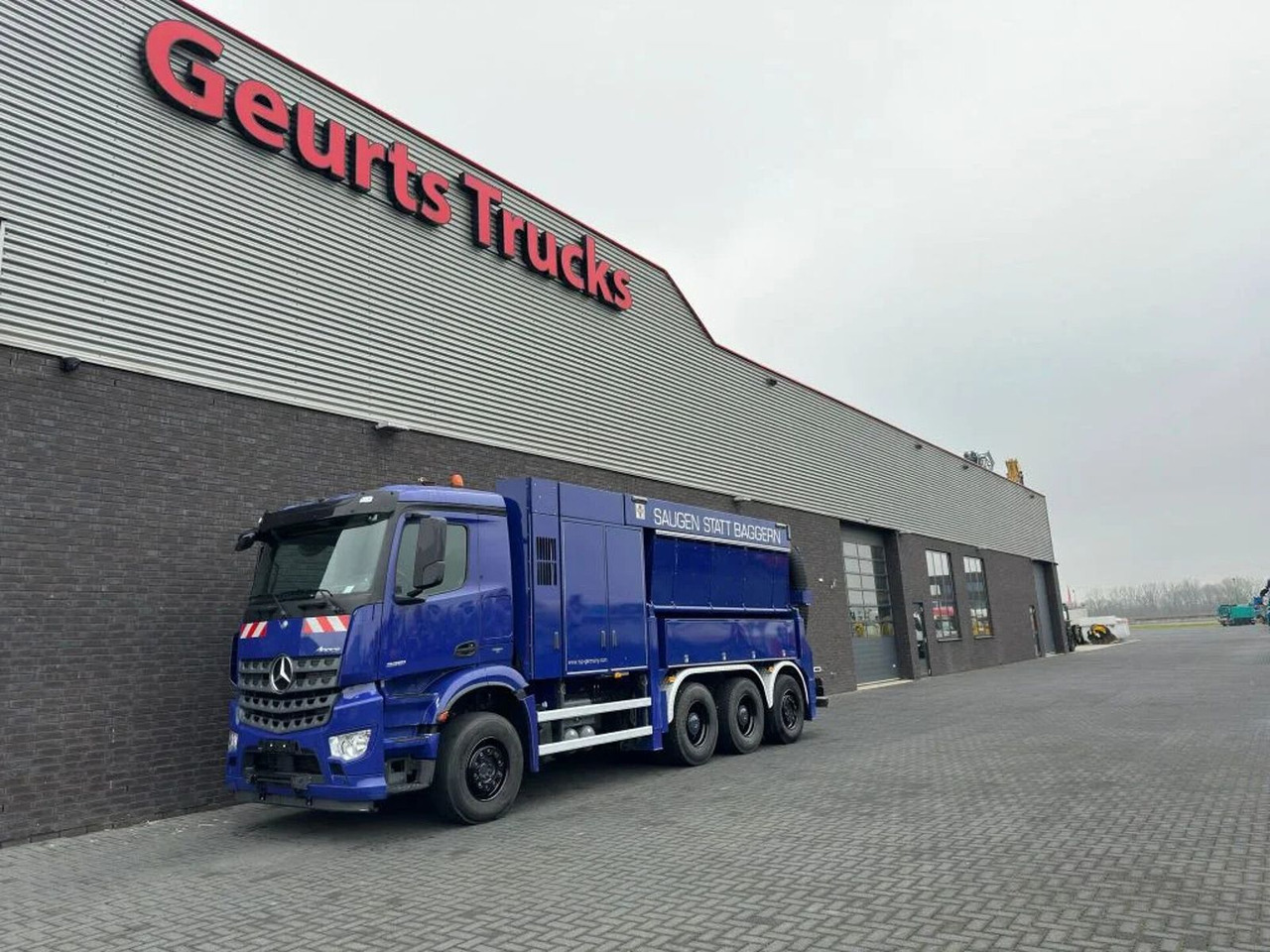 Mercedes-Benz Arocs 3251 8X4 RSP ESE 6 RD 8000 SAUGBAGGER/SUCT - Limpieza de alcantarillado: foto 2 Mercedes-Benz Arocs 3251 8X4 RSP ESE 6 RD 8000 SAUGBAGGER/SUCT - Limpieza de alcantarillado: foto 2