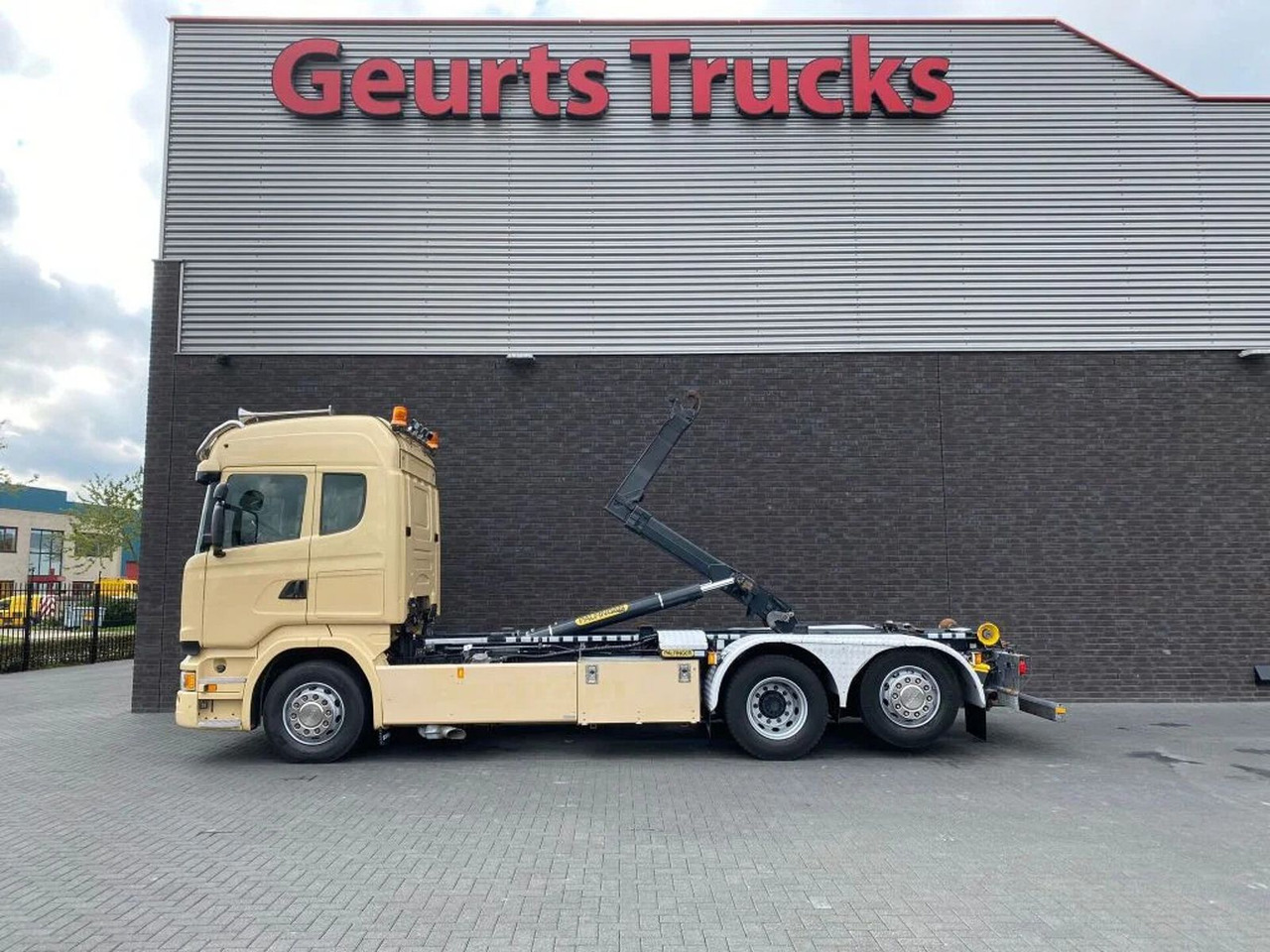 Scania R450 6X2 + PALFINGER HAAKARMSYSTEEM/ABROLLKIPPER - Camión multibasculante: foto 1 Scania R450 6X2 + PALFINGER HAAKARMSYSTEEM/ABROLLKIPPER - Camión multibasculante: foto 1