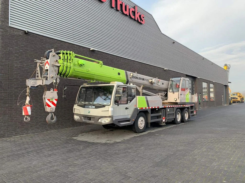Zoomlion QY25V51.5 25 TONS CRANE/KRAN/GRUA/KRAAN - Grúa todo terreno: foto 2 Zoomlion QY25V51.5 25 TONS CRANE/KRAN/GRUA/KRAAN - Grúa todo terreno: foto 2