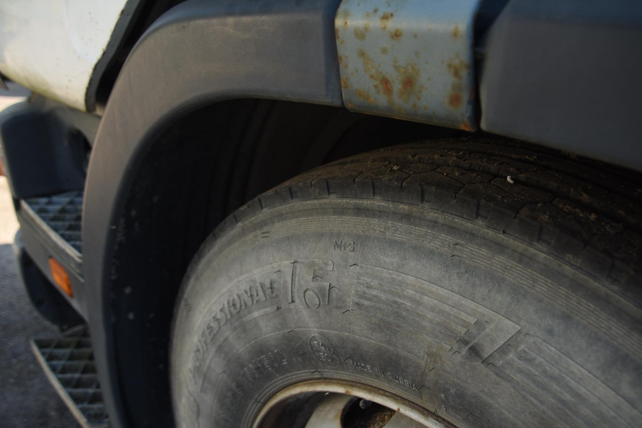 SCANIA P94 220 - Camión volquete: foto 5 SCANIA P94 220 - Camión volquete: foto 5