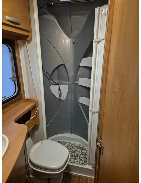 Autocaravana perfilada Camper ROLLER TEAM AUTOROLLER 595 P..... trekhaak,eerste eigenaar.: foto 17