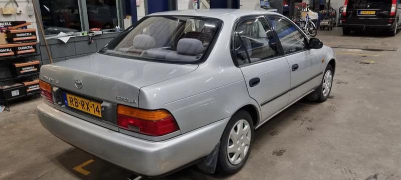 Toyota Corolla GXI 1.6. autom... Limited - Sedan: foto 3 Toyota Corolla GXI 1.6. autom... Limited - Sedan: foto 3