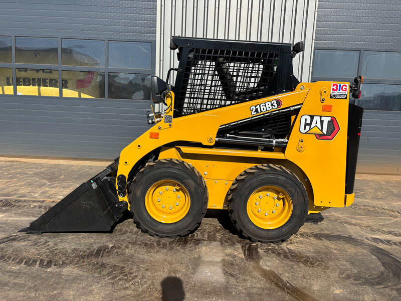Caterpillar 216B3 - Cargadora: foto 2 Caterpillar 216B3 - Cargadora: foto 2