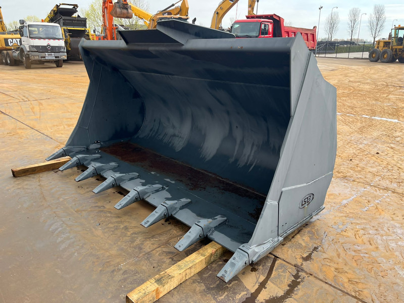 Doosan Bucket DL450-3 4700 l - Cazo: foto 2 Doosan Bucket DL450-3 4700 l - Cazo: foto 2