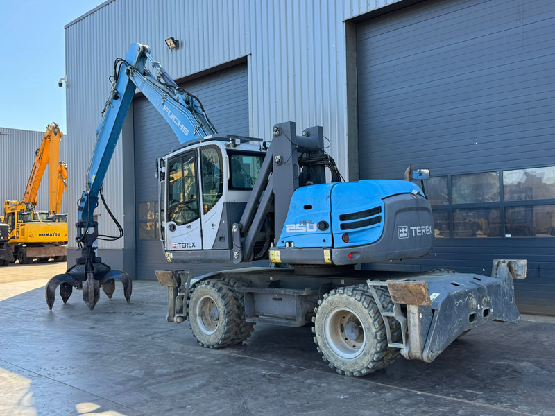 Fuchs MHL 250 E - Manipulador de materiales: foto 3 Fuchs MHL 250 E - Manipulador de materiales: foto 3