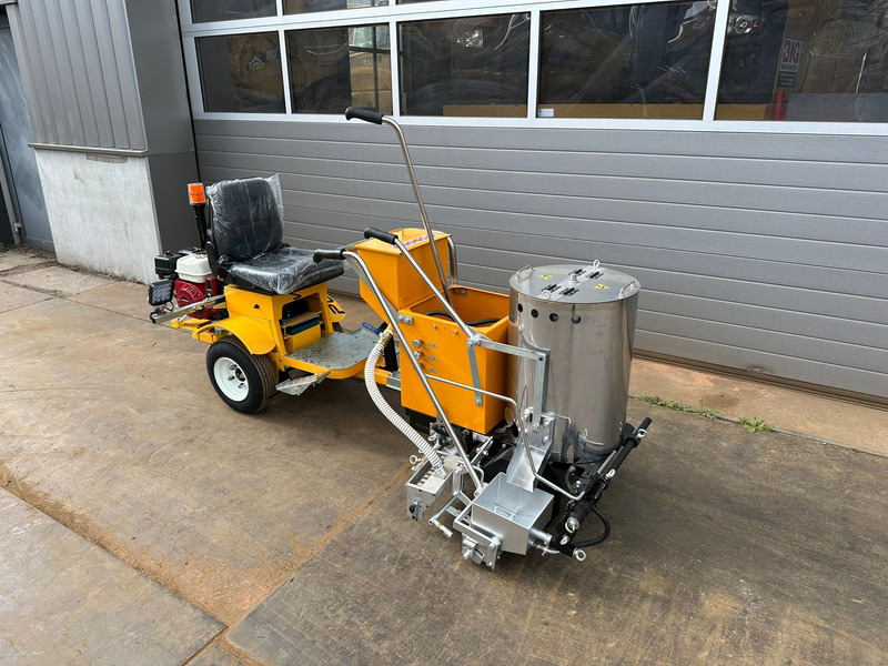 Giga power 860 Road Marking Machine - Coche: foto 4 Giga power 860 Road Marking Machine - Coche: foto 4