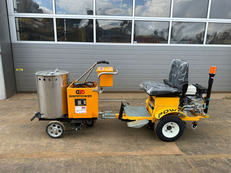 Giga power 860 Road Marking Machine - Coche: foto 1 Giga power 860 Road Marking Machine - Coche: foto 1