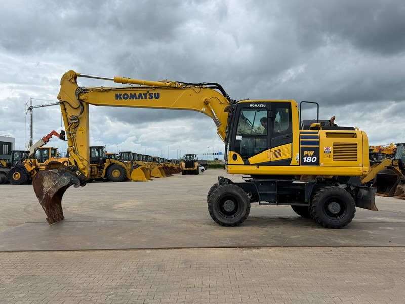 Komatsu PW180-11 - Excavadora de ruedas: foto 1 Komatsu PW180-11 - Excavadora de ruedas: foto 1