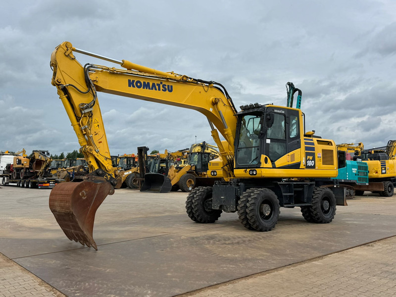Komatsu PW180-11 - Excavadora de ruedas: foto 2 Komatsu PW180-11 - Excavadora de ruedas: foto 2