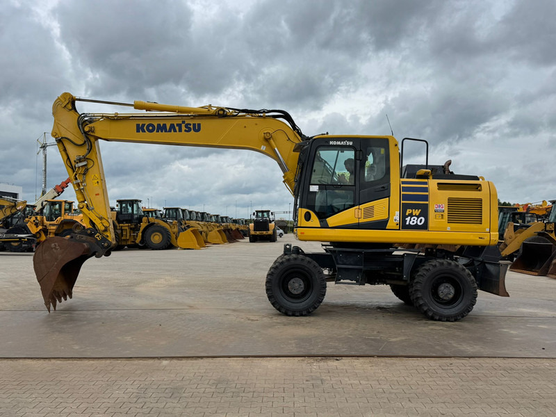 Komatsu PW180-11 - Excavadora de ruedas: foto 1 Komatsu PW180-11 - Excavadora de ruedas: foto 1