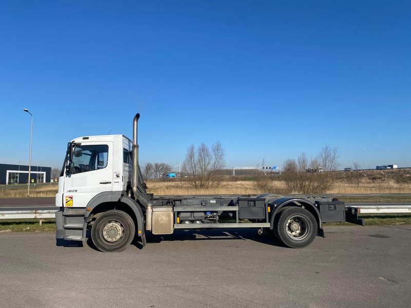 MERCEDESBENZ AXOR 1829 4x2 chassis cab - Camión chasis: foto 3 MERCEDESBENZ AXOR 1829 4x2 chassis cab - Camión chasis: foto 3